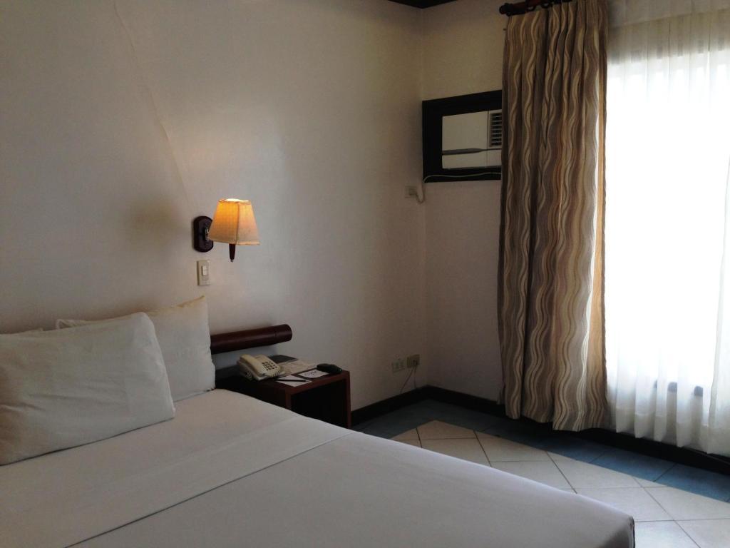 Soledad Suites Panglao Exterior foto